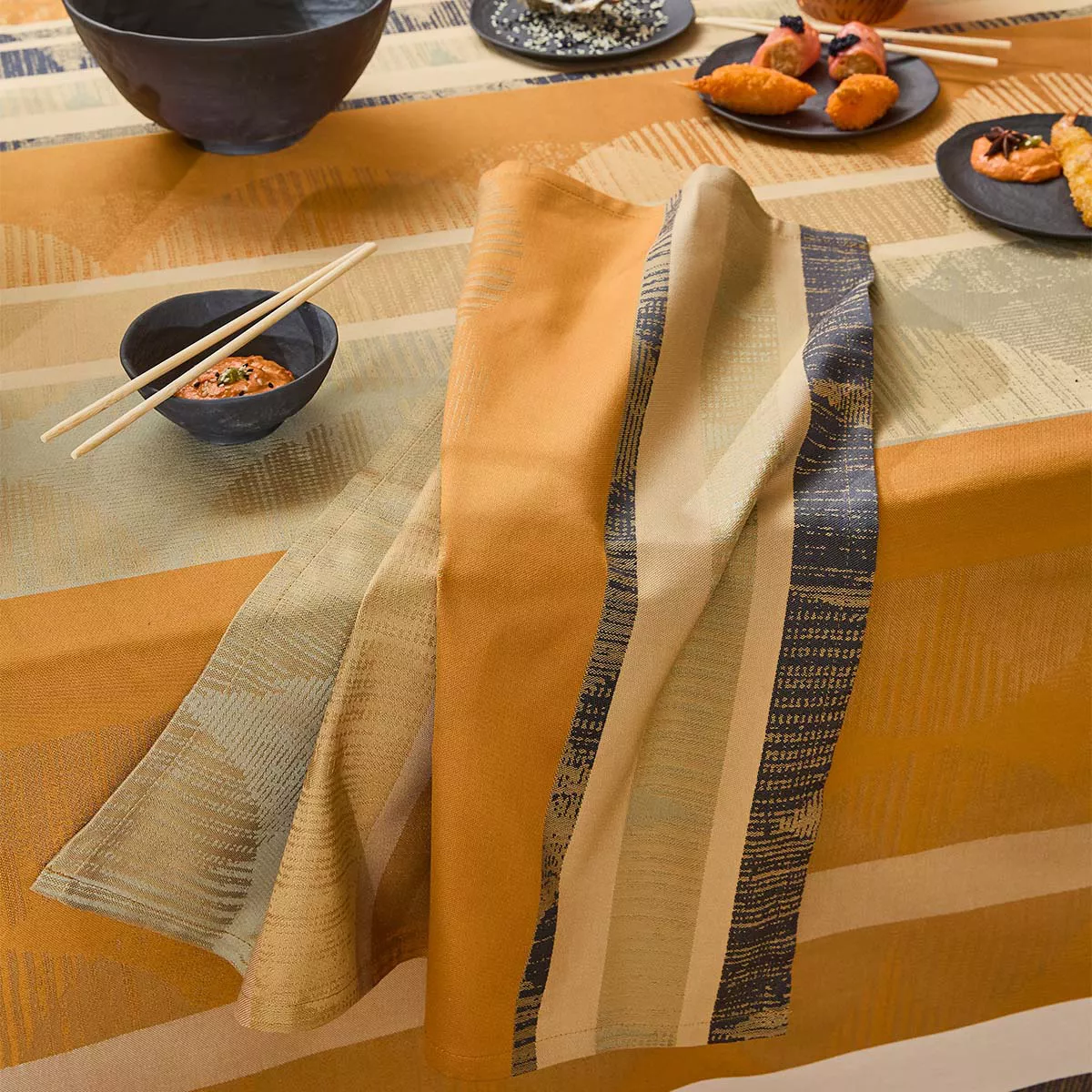 Serviette pur coton motif jacquard marron beige Mille edo cuir
