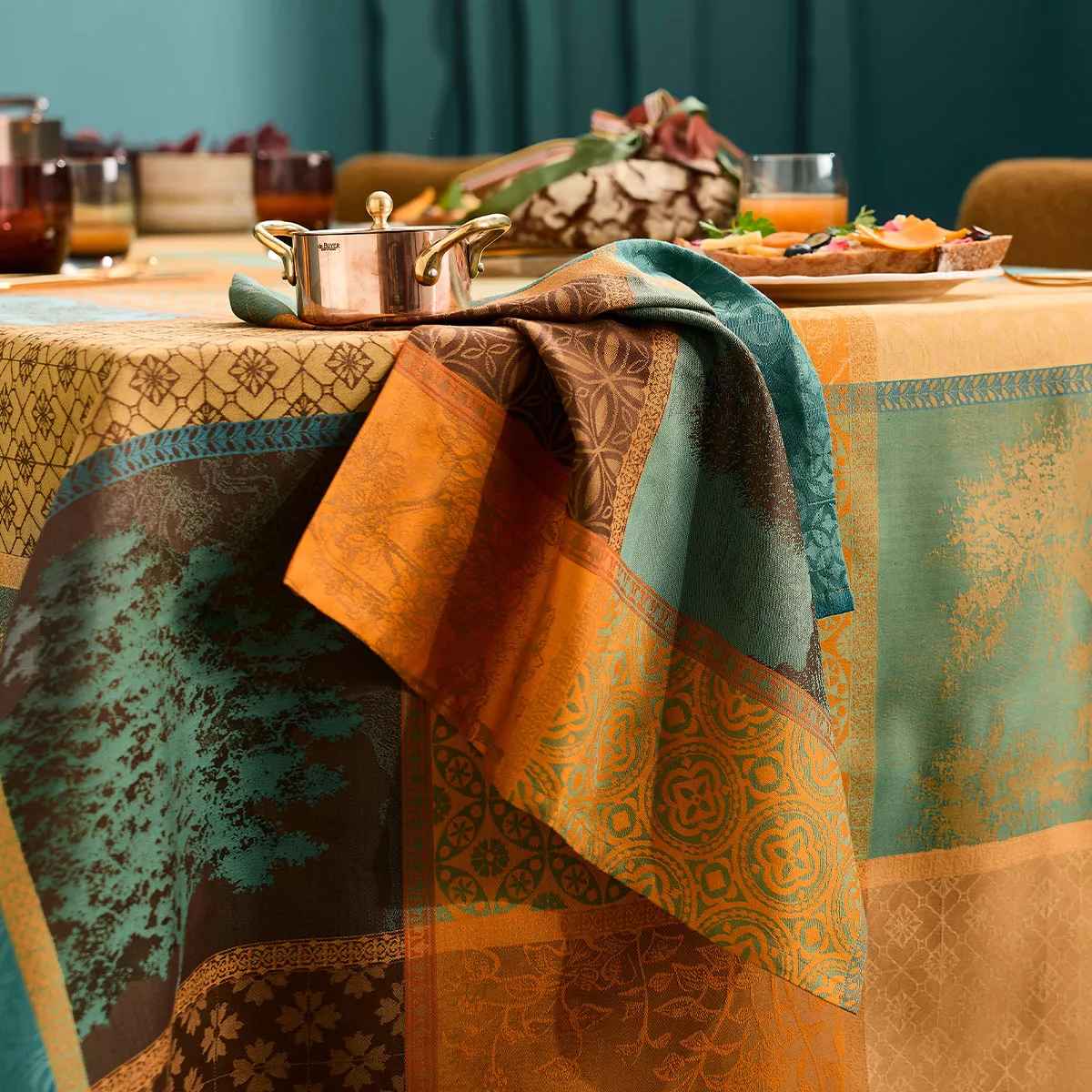 Serviette pur coton 220 g/m² motif jacquard brun vert Mille trees foret
