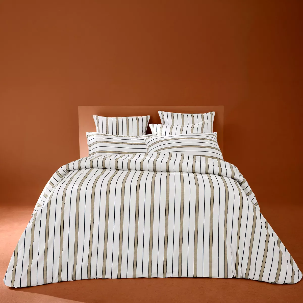 Lot h.couette +taies satin de coton imprimé blanc beige Martigues sable
