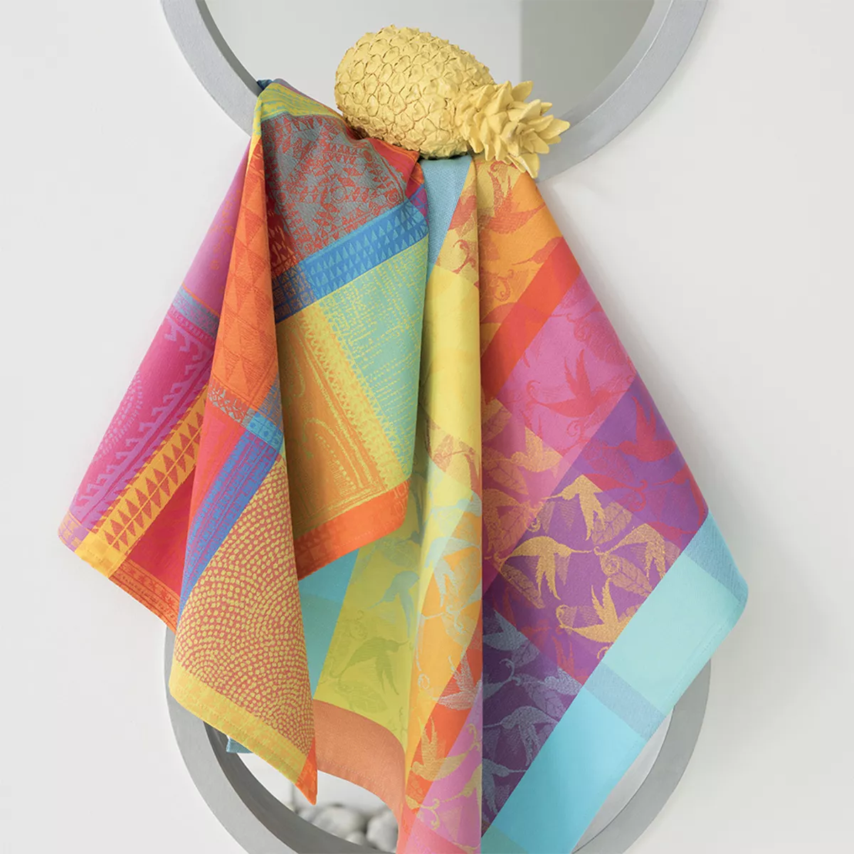 Torchon pur coton motif jacquard multicolore Mille colibris antilles