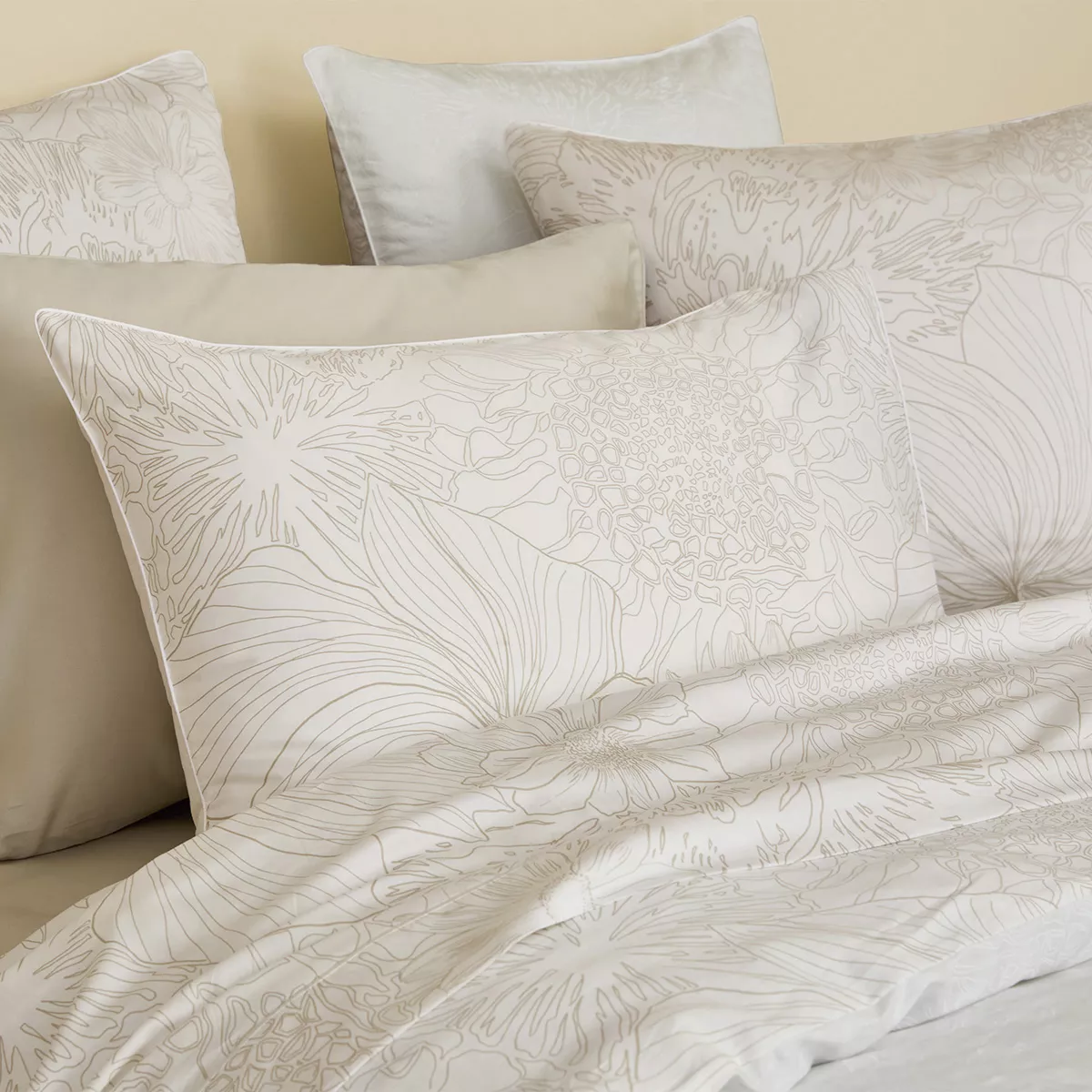 Taie d'oreiller satin de coton imprimé blanc beige Flower power white