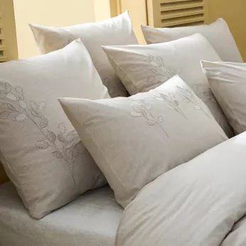 Taie d'oreiller pur coton lavé tissé teint brodé beige Monnaie du pape naturel
